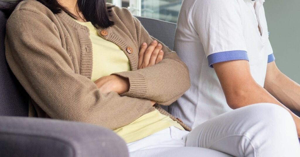 A man and woman in couples therapy.