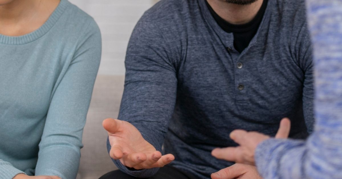 A man and woman in couples therapy.